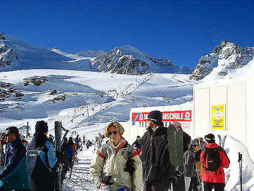 ...zieht es die anderen auf den Gletscher - Traumhaft!!!