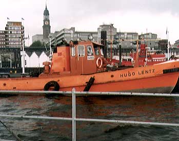 Der Eisbrecher "Hugo Lentz" im Hamburger Hafen...